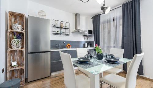 One-Bedroom Apartment with Garden View