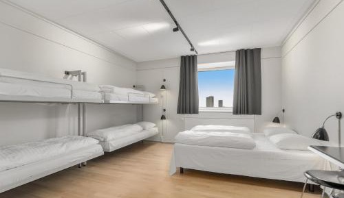 Standard 6-Bed Room