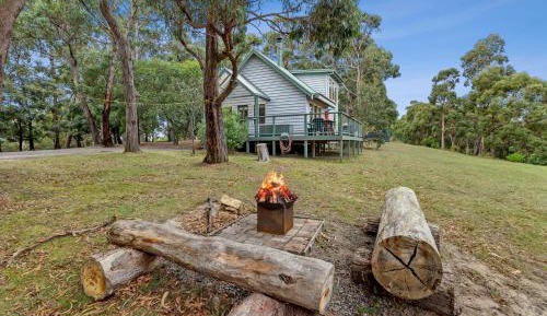 Sunset Two-Bedroom Cottage with Spa Bath