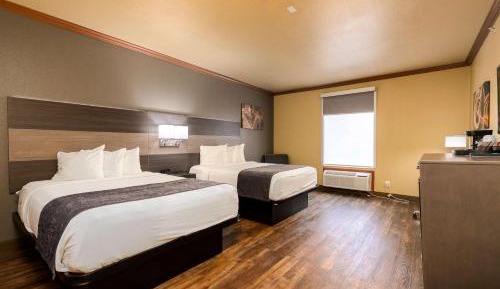 Queen Room with Two Queen Beds - Non-Smoking