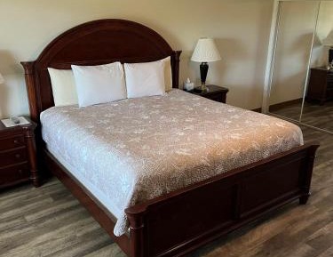 Deluxe King Suite
