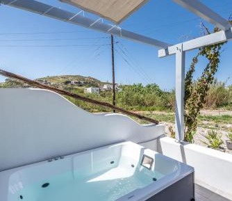 Deluxe Suite with Spa Bath
