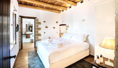 Deluxe King Suite