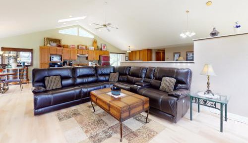 Five Bedroom Holiday Home