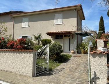 Villa with Garden View