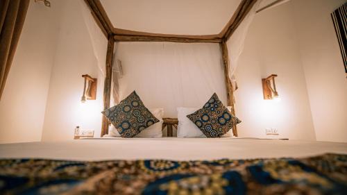 Double or Twin Room with Partial Sea View