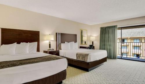 Queen Room with Two Queen Beds - Accessible/Non-Smoking 