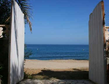 Villa - Beach Front