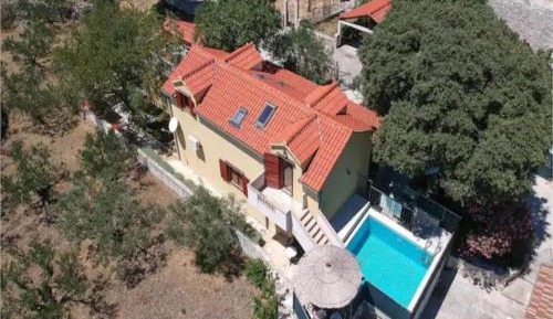 Holiday House