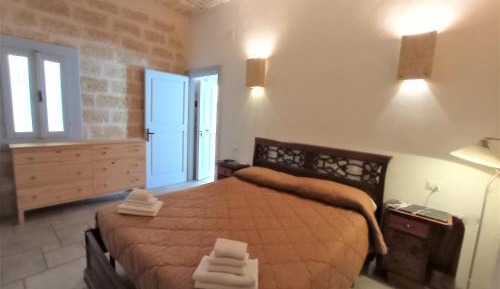 One-Bedroom Apartment with Balcony
