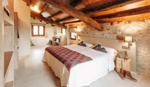 Deluxe King Suite