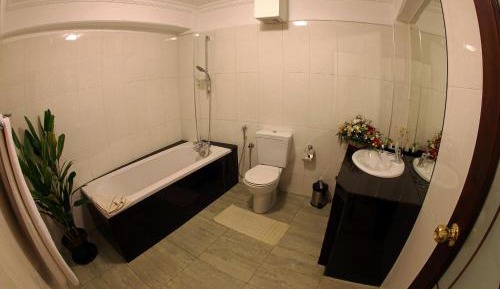 Deluxe Room with Bath tub 
