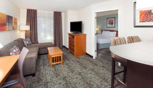 One-Bedroom King Suite
