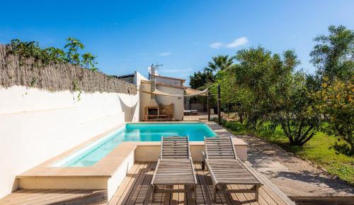 Villa with Garden View
