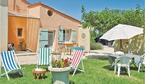 One-Bedroom Holiday Home