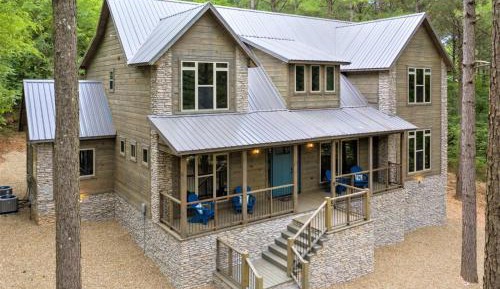 Five-Bedroom Holiday Home