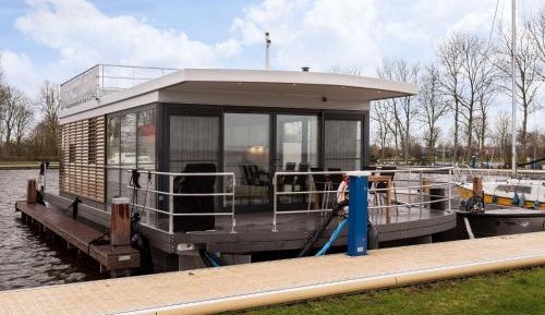 Two-Bedroom House Boat