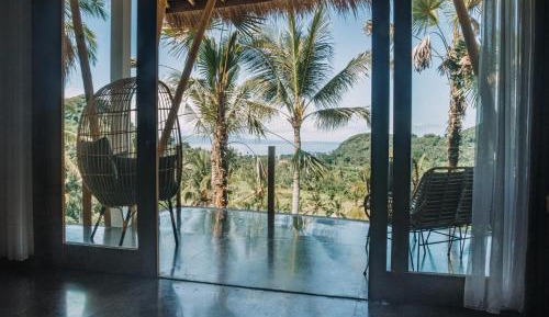 Deluxe King Suite with Sea View