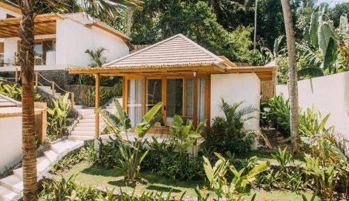 Bungalow with Garden View