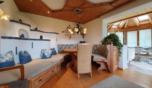 Deluxe Four-Bedroom Apartment