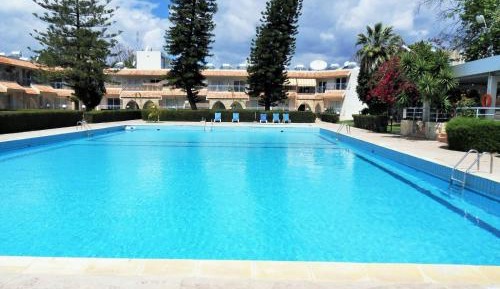 Apartment with Garden View