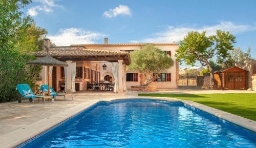 Villa with Garden View