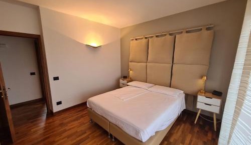 Deluxe Room (2 Adults + 1 Child)