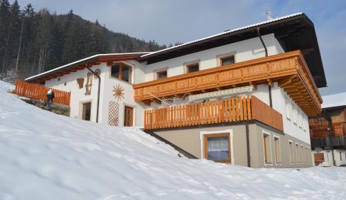 Apartment with Mountain View