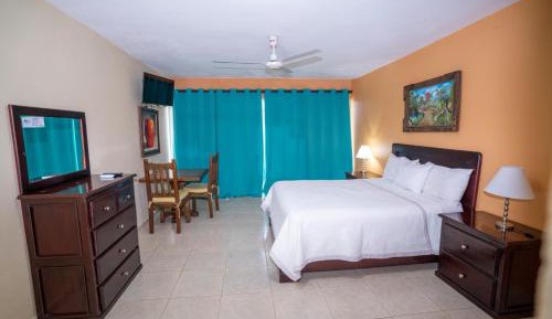 Deluxe Queen Room