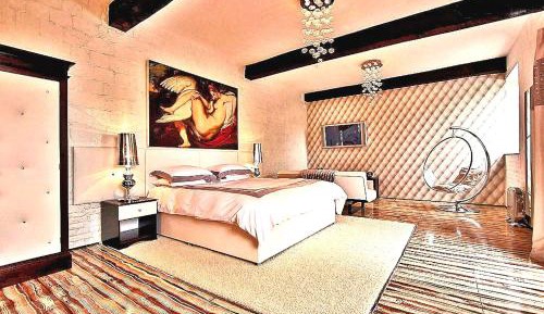 Suite with Hot Tub