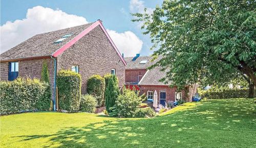 Seven-Bedroom Holiday Home