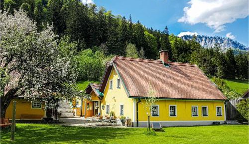 Three-Bedroom Holiday Home 