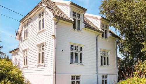 Four-Bedroom Holiday Home