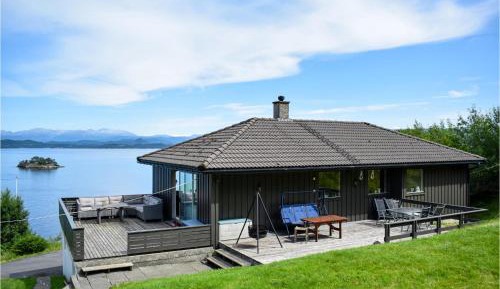 Three-Bedroom Holiday Home 