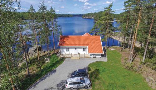 Three-Bedroom Holiday Home 