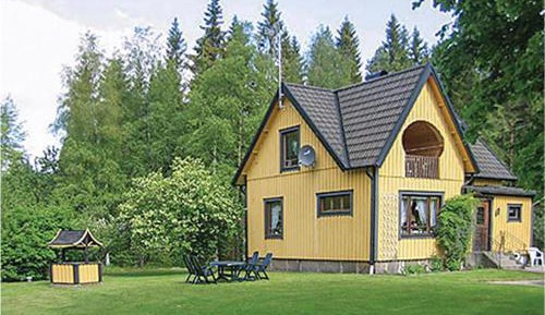 Three-Bedroom Holiday Home 