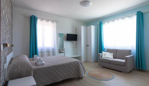 Deluxe Studio with Terrace