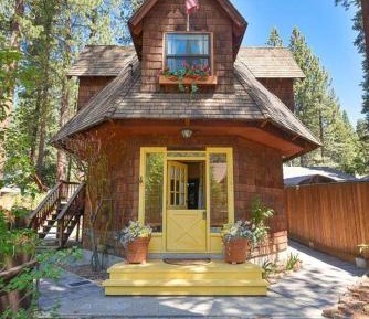 One-Bedroom Holiday Home