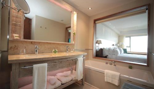 Superior Double or Twin Room with Mountain View