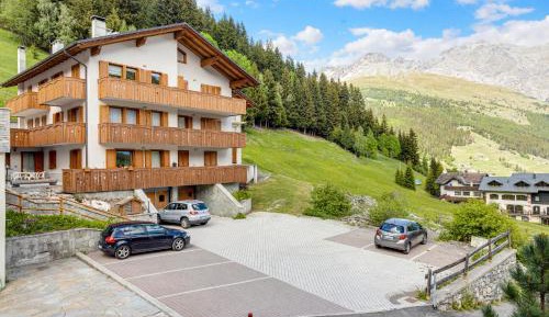 Superior One-Bedroom Apartment with Balcony
