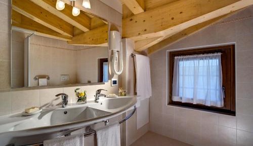 Superior Double or Twin Room with Mountain View