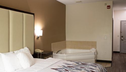 Suite with Hot Tub