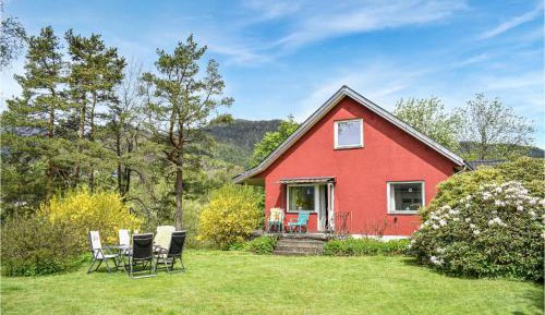 Three-Bedroom Holiday Home 
