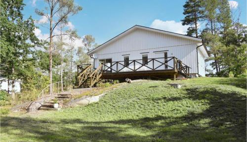 Three-Bedroom Holiday Home 