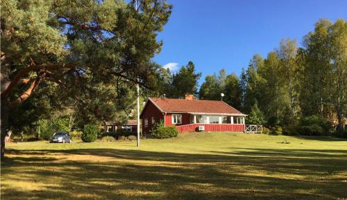 Three-Bedroom Holiday Home 