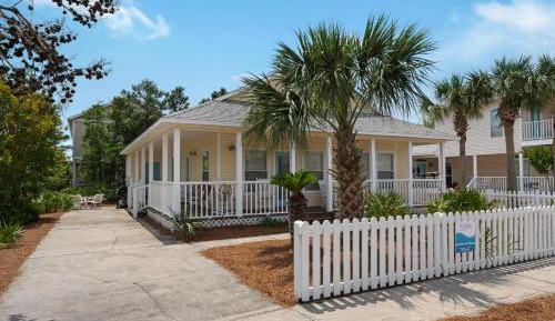Three-Bedroom Holiday Home 