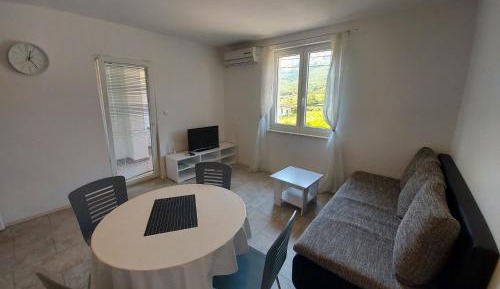 One-Bedroom Apartment with Balcony