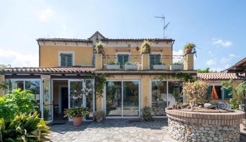 Two-Bedroom Holiday Home