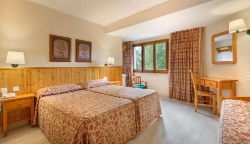 Double Room with Extra Bed (2 Adults + 1 Child)