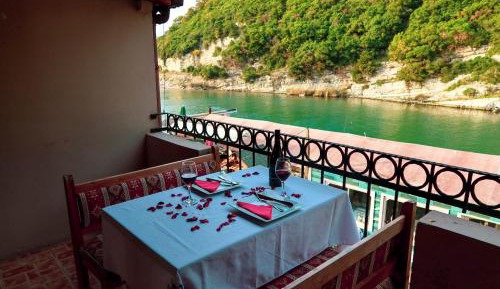 Suite with Lake View